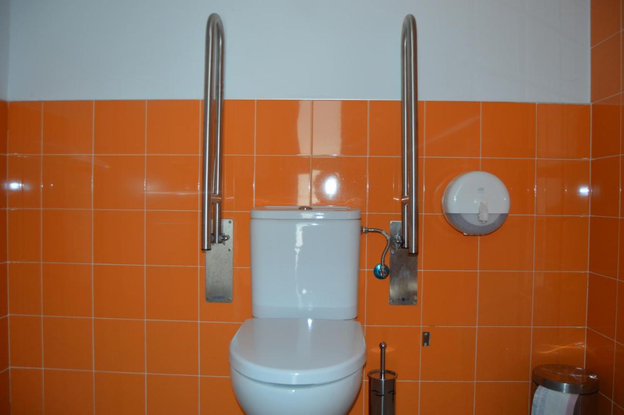 Hostel Divino Morales Arroyo de la Luz Екстериор снимка